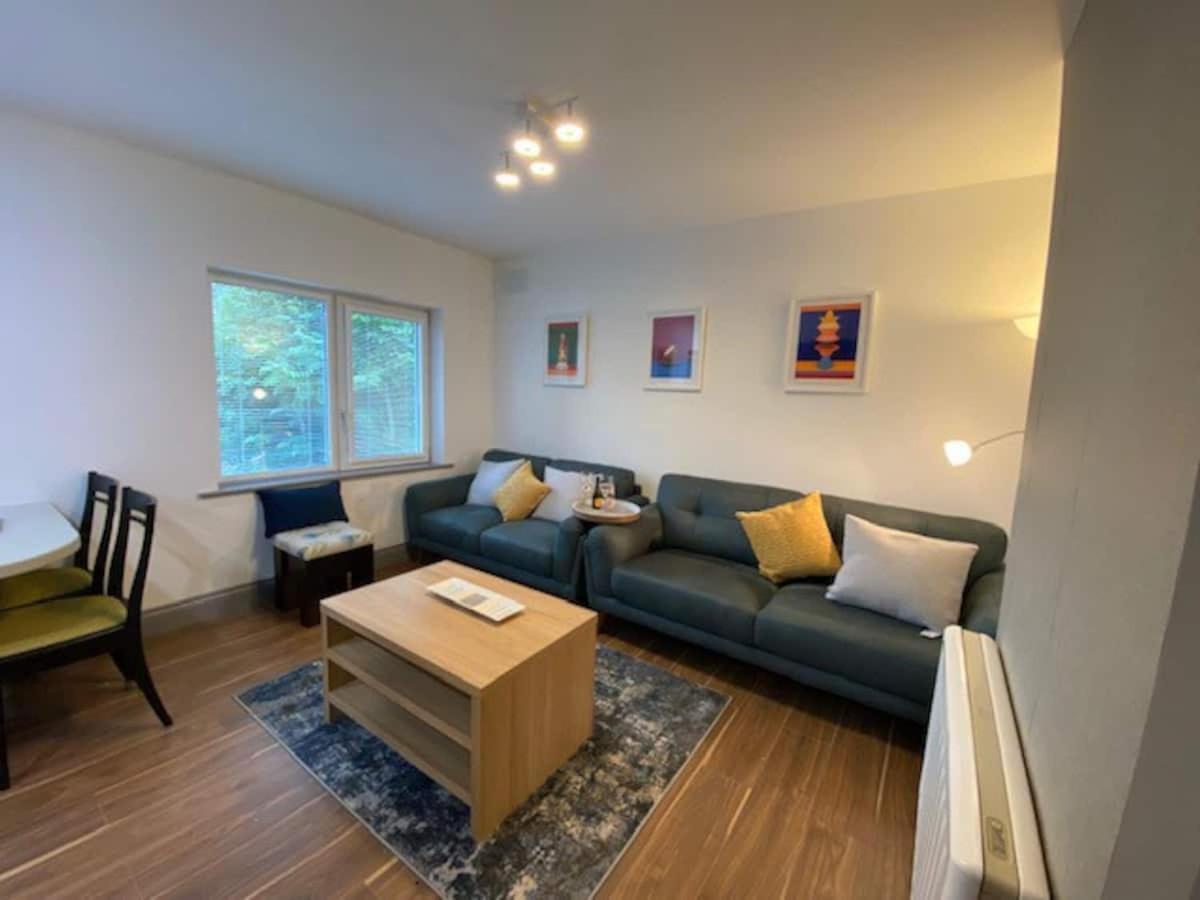 Location Location - Gorgeous 3 Bed Apartment in Cill Airne Esterno foto