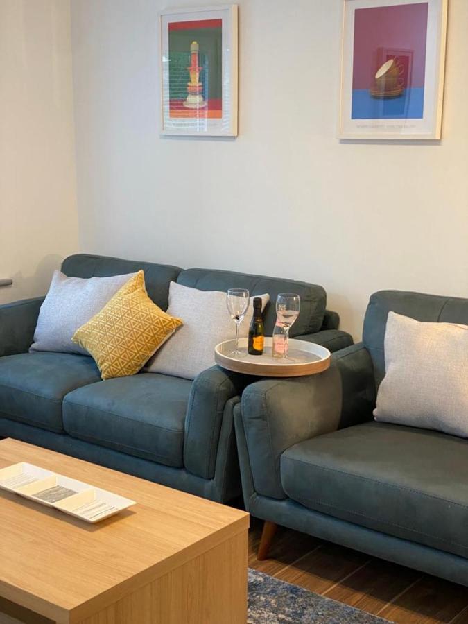 Location Location - Gorgeous 3 Bed Apartment in Cill Airne Esterno foto